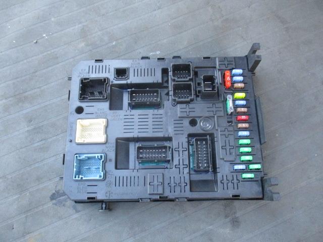 【中古】中古部品 プジョー RCZ T7R5F02 ﾋｭｰｽﾞﾎﾞｯｸｽ 【3310190100-000223027767800】