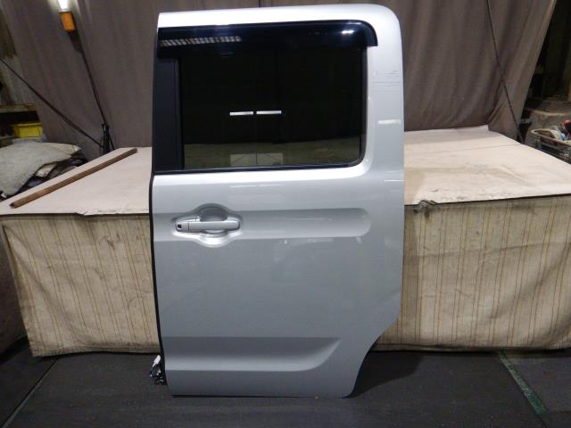 【中古】中古部品 フレアワゴン MM53S 左ﾘｱﾄﾞｱ 【3330810100-221203000213400】