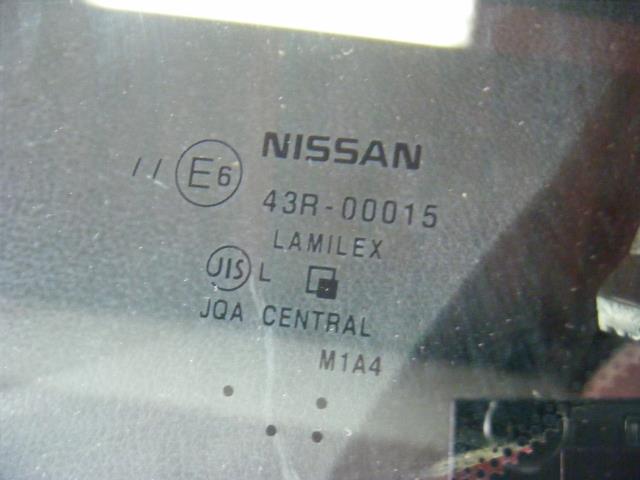 【中古】中古部品ノートE12フロントウインドガラス【3310050100-000203019511200】