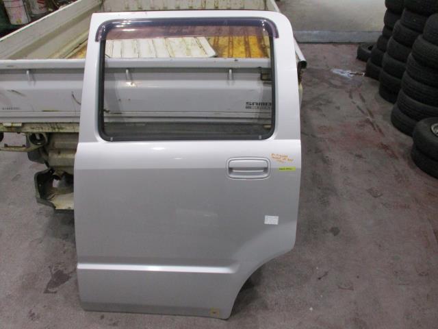 【中古】中古部品 ワゴンＲ MH22S 左ﾘｱﾄﾞｱ 【3310160100-000004216713400】