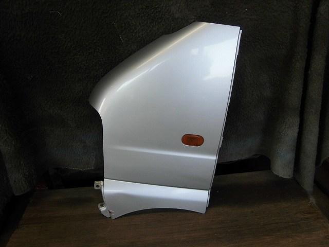 【中古】中古部品 エブリィ DA62V 左ﾌﾛﾝﾄﾌｪﾝﾀﾞｰ 【3340180100-001211173610700】