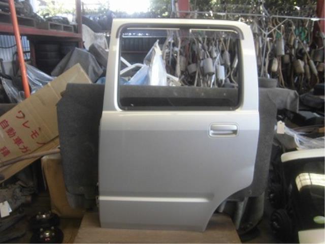 【中古】中古部品 ワゴンＲ MH21S 左ﾘｱﾄﾞｱ 【3340180100-001704182613400】