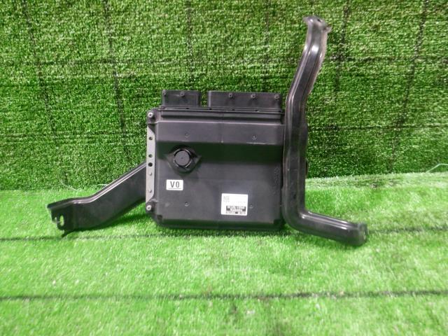【中古】中古部品 ヴェルファイア GGH25W ｴﾝｼﾞﾝｺﾝﾋﾟｭｰﾀｰ 【3330420100-221206000163100】