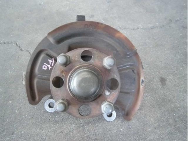 【中古】中古部品 エブリィ DA52V 右ﾌﾛﾝﾄﾅｯｸﾙﾊﾌﾞ 【3340180100-001289883444310】