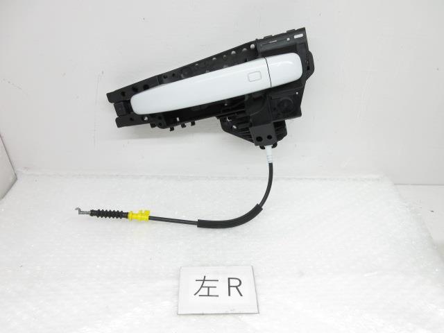 【中古】中古部品 アウディ Q3 8UCCZF ｱｳﾀｰﾊﾝﾄﾞﾙ 【3500170000-221214501517250】