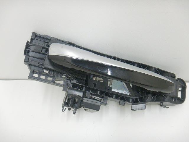 【中古】中古部品 ベンツ Cクラス 205042C ｱｳﾀｰﾊﾝﾄﾞﾙ 【3310070100-000090732017250】