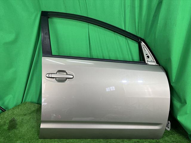 【中古】中古部品 プリウス NHW20 右ﾌﾛﾝﾄﾄﾞｱ 【3330240100-000223109513100】