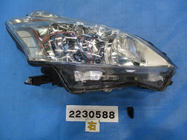 プリウスα ZVW41 後期 右側ヘッドライト ツメ折れ有り品 プリウスα ZVW41 後期 右側ヘッドライト ツメ折れ有り品
