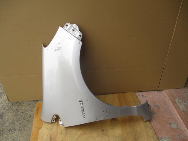 【中古】中古部品 アクア NHP10 右ﾌﾛﾝﾄﾌｪﾝﾀﾞｰ 【3310190100-000223032610600】