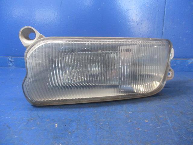 【中古】中古部品 ふそう大型車 FU54VZ 左ﾌｫｸﾞﾗﾝﾌﾟ 【3310270100-000013243410950】