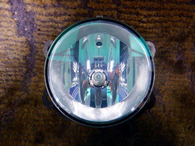【中古】中古部品 デイズルークス B21A 右ﾌｫｸﾞﾗﾝﾌﾟ 【3340140100-000022317710850】