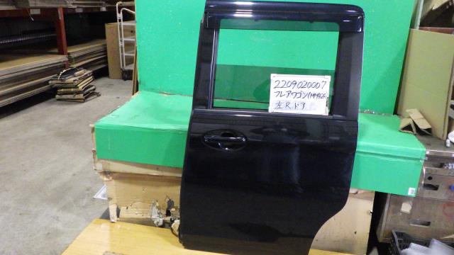 【中古】中古部品 フレアワゴン MM42S 左ﾘｱﾄﾞｱ 【3330340100-220902000713400】