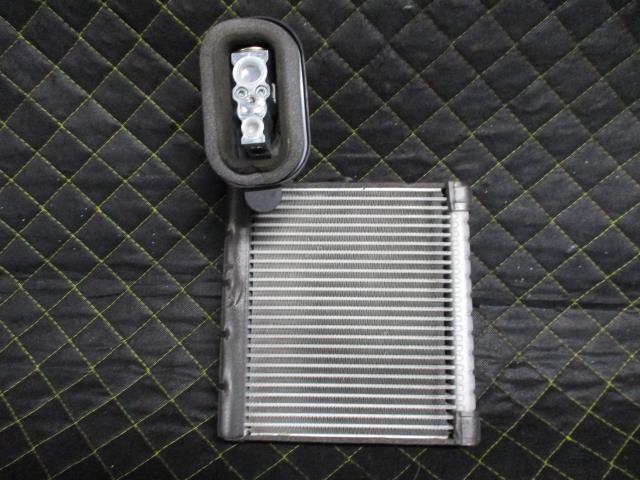 【中古】中古部品 エブリィ DA17W A/Cｸｰﾘﾝｸﾞﾕﾆｯﾄ 【3330660100-000022330060800】