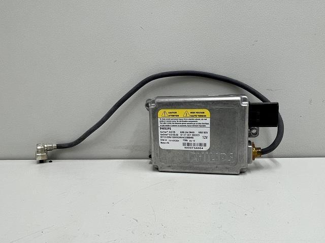 【中古】中古部品 キャデラック STS X295E ﾗｲﾄｺﾝﾄﾛｰﾙﾕﾆｯﾄ 【3310070100-000183020210811】