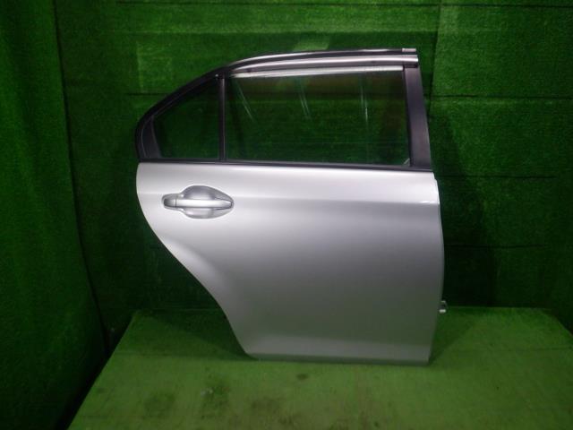 【中古】中古部品 カローラアクシオ NZE164 右ﾘｱﾄﾞｱ 【3330420100-221220000113300】