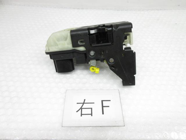【中古】中古部品 ボルボ 90シリーズ CB6324AW 右フロントドアロックソレノイド 【3500170000-230114501264550】|e-cleマート