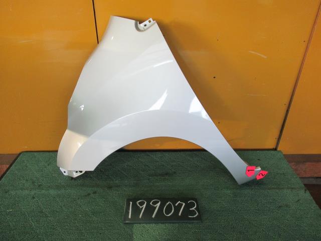 【中古】中古部品 ＡＺワゴン MJ23S 左ﾌﾛﾝﾄﾌｪﾝﾀﾞｰ 【3310120100-230116000110700】