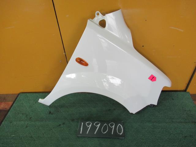 【中古】中古部品 ｅＫワゴン H81W 右ﾌﾛﾝﾄﾌｪﾝﾀﾞｰ 【3310120100-230116000410600】