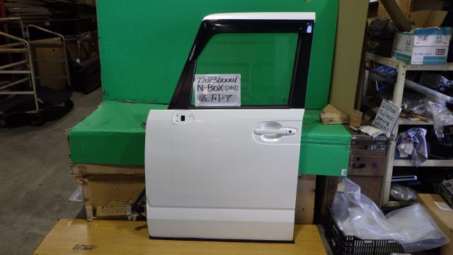 【中古】中古部品 Ｎ－ＢＯＸ JF1 左ﾌﾛﾝﾄﾄﾞｱ 【3330340100-220930000113200】