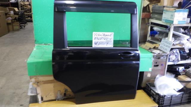 【中古】中古部品 ステップワゴン RK5 右ﾘｱﾄﾞｱ 【3330340100-221007000113300】