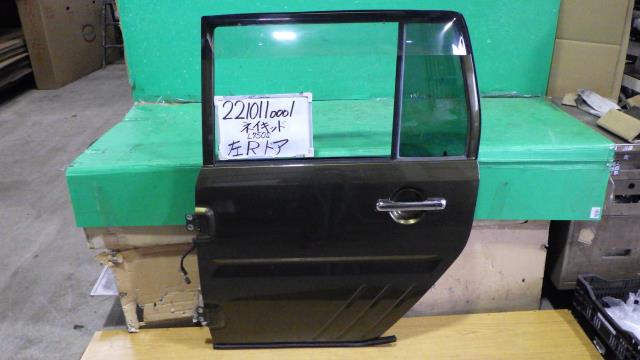 【中古】中古部品 ネイキッド L750S 左ﾘｱﾄﾞｱ 【3330340100-221011000113400】