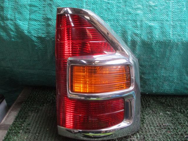 【中古】中古部品 パジェロ V78W 右ﾃｰﾙﾗﾝﾌﾟ 【3500080000-221003000515500】