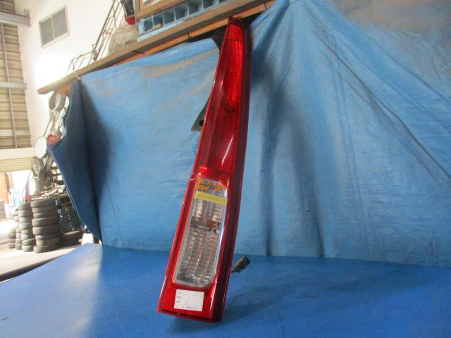 【中古】中古部品 ムーヴ L150S 右ﾃｰﾙﾗﾝﾌﾟ 【3310160100-000004232315500】