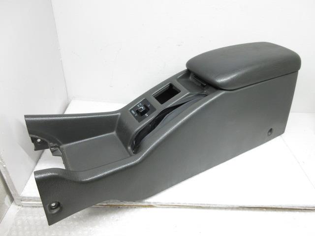 【中古】中古部品 カリーナED ST183 ｺﾝｿｰﾙﾎﾞｯｸｽ 【3500170000-230127501577100】