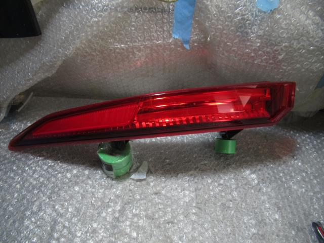 【中古】中古部品 ハリアー AXUH80 左ﾃｰﾙﾗﾝﾌﾟ 【3500220000-230130500515600】