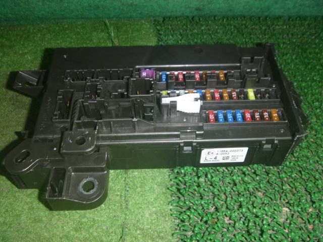 【中古】中古部品 ミライース LA360S ﾋｭｰｽﾞﾎﾞｯｸｽ 【3330370100-000233002567800】