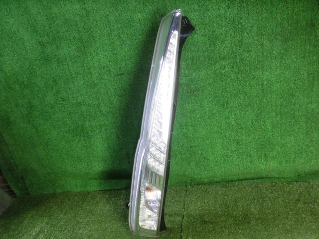 【中古】中古部品 ムーヴ LA100S 左ﾃｰﾙﾗﾝﾌﾟ 【3260070000-230123000315600】
