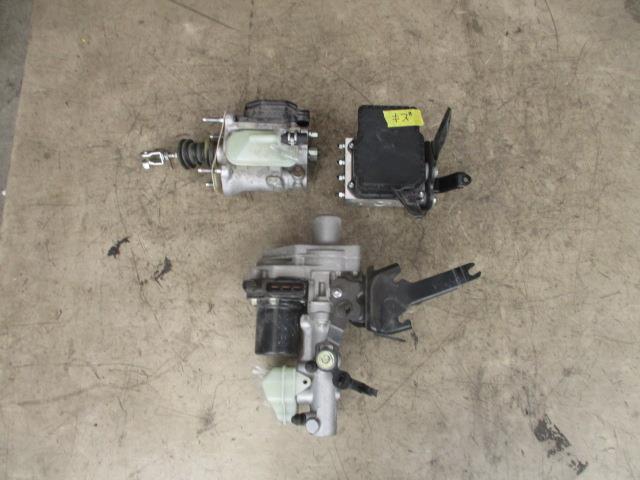 【中古】中古部品 フィット GP5 ABSｱｸﾁｭｴｰﾀｰ 【3310190100-000223026042500】