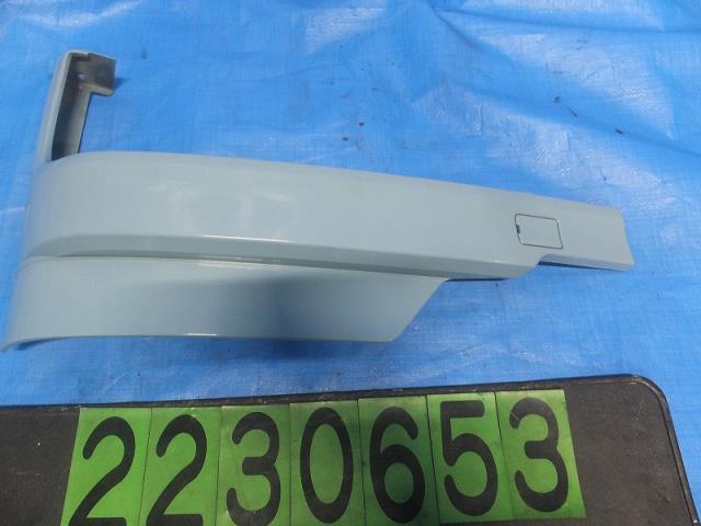 【中古】中古部品 UD日産大型車 CD48J 右ﾗｲﾄﾘﾑ 【3310040100-000223065310820】