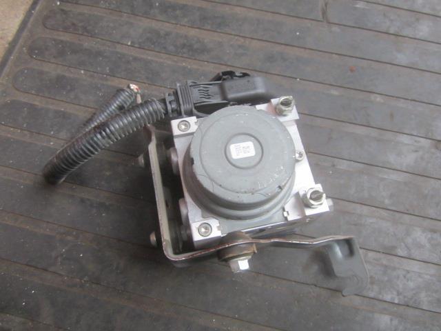 【中古】中古部品 スペーシア MK32S ABSｱｸﾁｭｴｰﾀｰ 【3330410100-230207000142500】