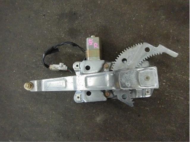 【中古】中古部品 ファミリア BJ5P 左ﾘｱﾄﾞｱﾚｷﾞｭﾚｰﾀ･ﾓｰﾀｰ 【3340180100-001344652213420】