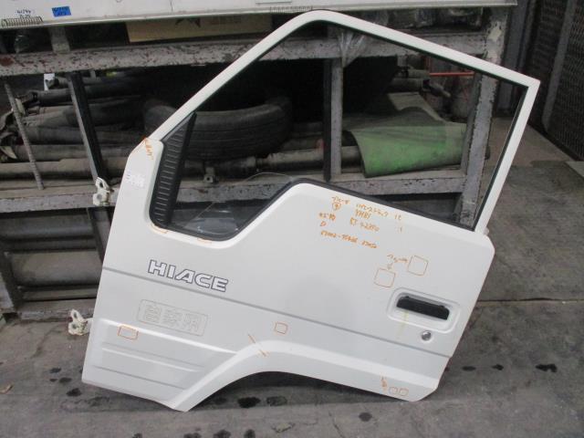 【中古】中古部品 ハイエース YH81 左ﾌﾛﾝﾄﾄﾞｱ 【3310160100-000004239013200】 28,116円