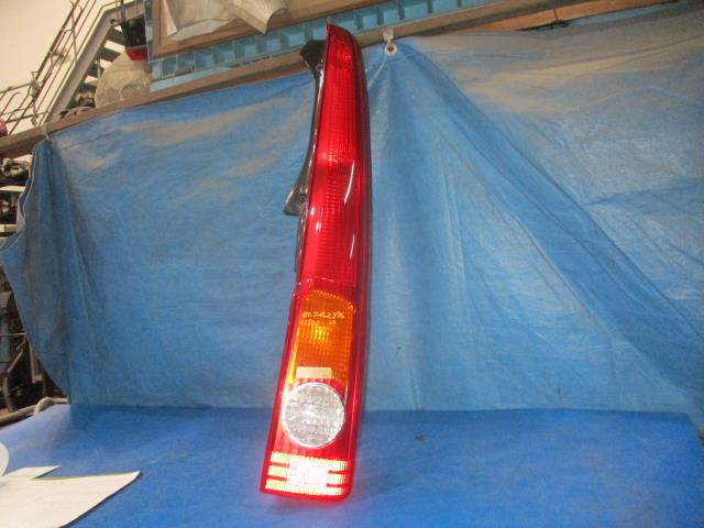 【中古】中古部品 ムーヴ L150S 右ﾃｰﾙﾗﾝﾌﾟ 【3310160100-000004239615500】