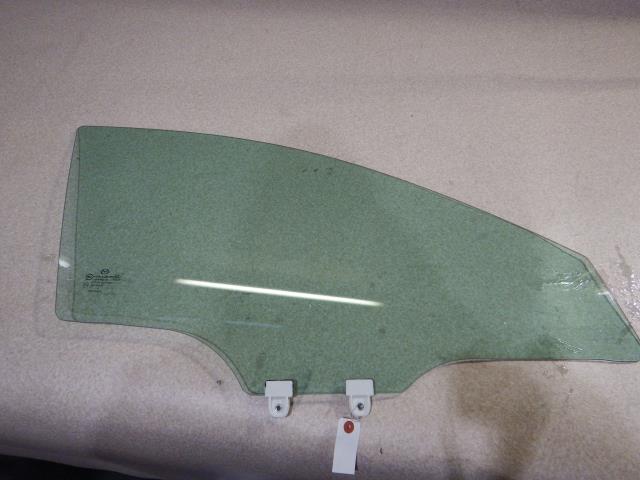 【中古】中古部品 アクセラ BMEFS 右フロントドアガラス 【3330810100-230221000113130】