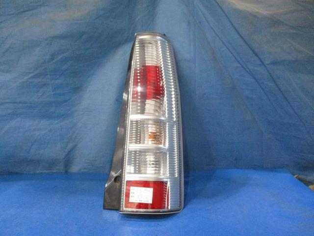 【中古】中古部品 ワゴンＲ MH22S 右ﾃｰﾙﾗﾝﾌﾟ 【3310160100-000004241215500】