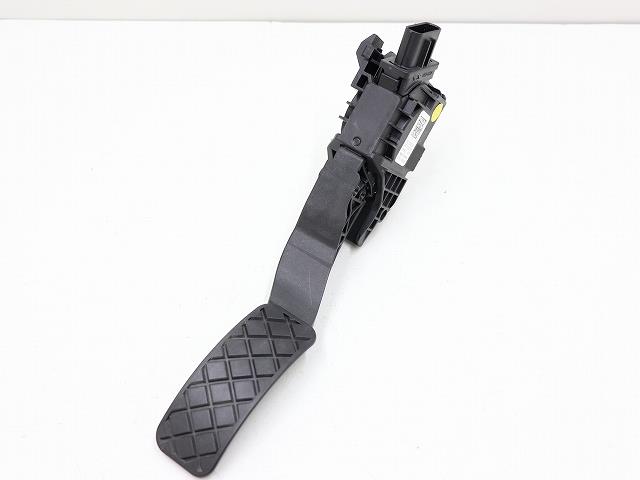 【中古】中古部品 VW アップ！ AACHY ﾍﾟﾀﾞﾙ 【3310070100-000203013677500】
