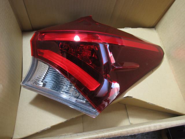 【中古】中古部品 オーリス ZRE186H 右ﾃｰﾙﾗﾝﾌﾟ 【3500220000-230301500615500】