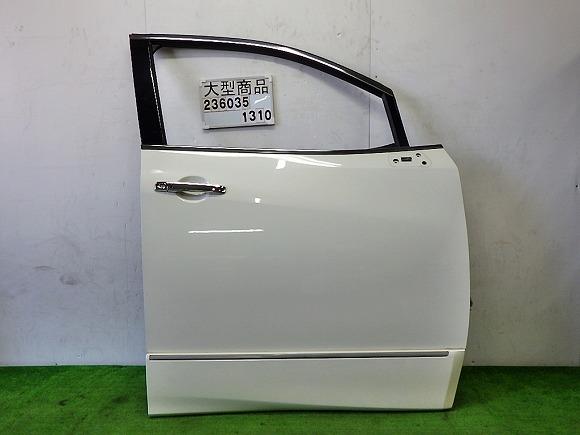 【中古】中古部品 エルグランド PNE52 右ﾌﾛﾝﾄﾄﾞｱ 【3330890100-000023603513100】｜e-cleマート