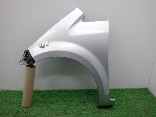 【中古】中古部品 ムーヴ L175S 左ﾌﾛﾝﾄﾌｪﾝﾀﾞｰ 【3310250100-000233000510700】