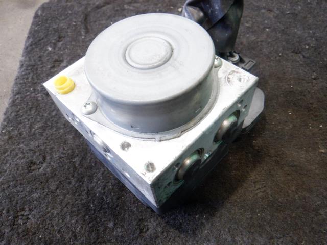 【中古】中古部品 ｅＫスペース B11A ABSｱｸﾁｭｴｰﾀｰ 【3340140100-000023269242500】