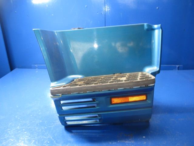 【中古】中古部品 ふそう大型車 FU64VZ 右ｻｲﾄﾞｽﾃｯﾌﾟ 【3310270100-000013448213700】｜e-cleマート 22,102円
