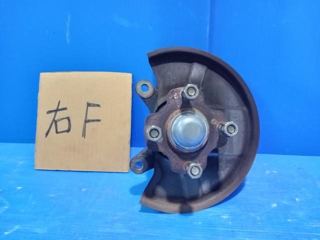 【中古】中古部品 エブリィ DA17V 右ﾌﾛﾝﾄﾅｯｸﾙﾊﾌﾞ 【3310050100-221228000144310】