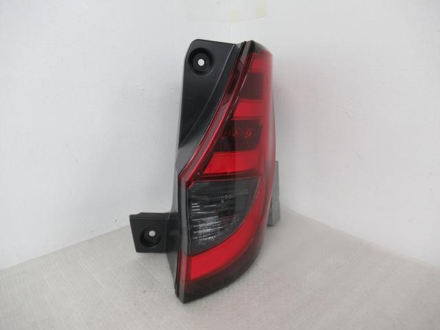 【中古】中古部品 ノア ZWR90W 右ﾃｰﾙﾗﾝﾌﾟ 【3380050000-000034139815500】