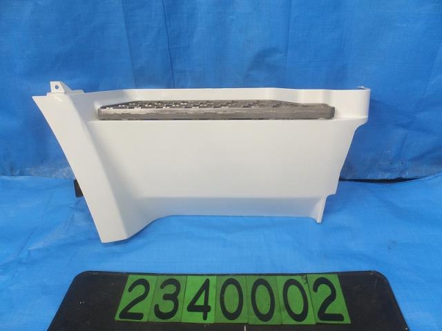 【中古】中古部品 ふそう大型車 FU54VZ 右ｻｲﾄﾞｽﾃｯﾌﾟ 【3310040100-000234000213700】 10,296円