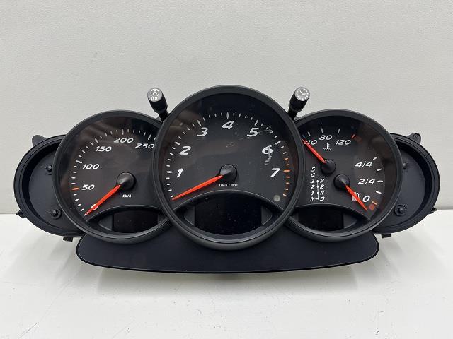 【中古】中古部品 ポルシェ ボクスター 986K ｽﾋﾟｰﾄﾞﾒｰﾀｰ 【3310070100-000173006761400】