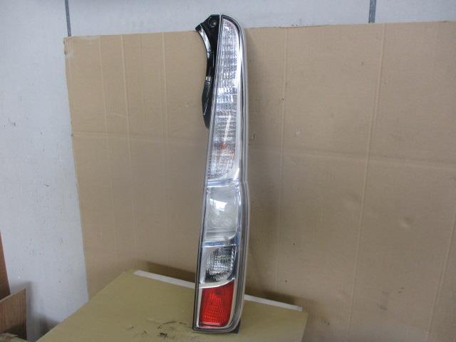 【中古】中古部品 ムーヴ LA100S 右ﾃｰﾙﾗﾝﾌﾟ 【3330650100-000233009215500】